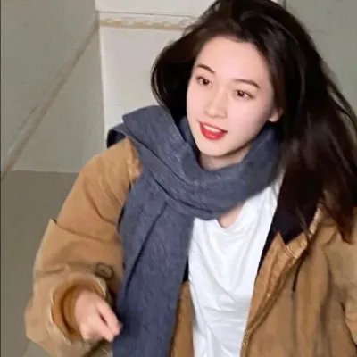 硝烟下的日常海报